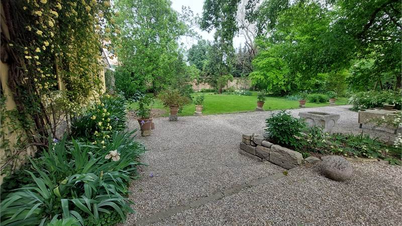 Vendesi appartamento centro storico con giardino